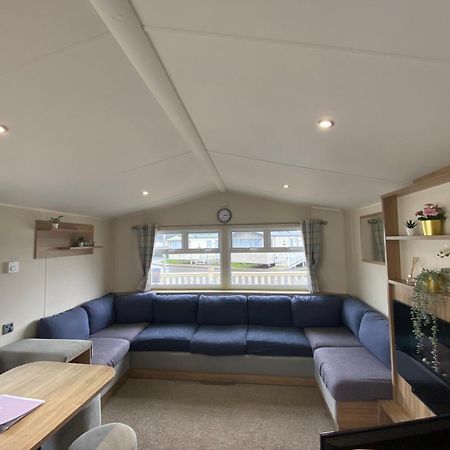8 Bed Sun Decked Caravan Unlimited High Speed Wifi And Fun At Seawick Holiday Park Клактън он Сий Екстериор снимка